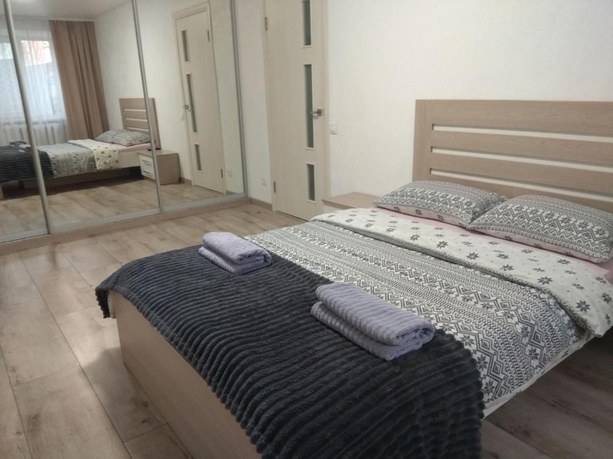 Нова 2Х Кімнатна В Центре Apartman Rivne Kültér fotó