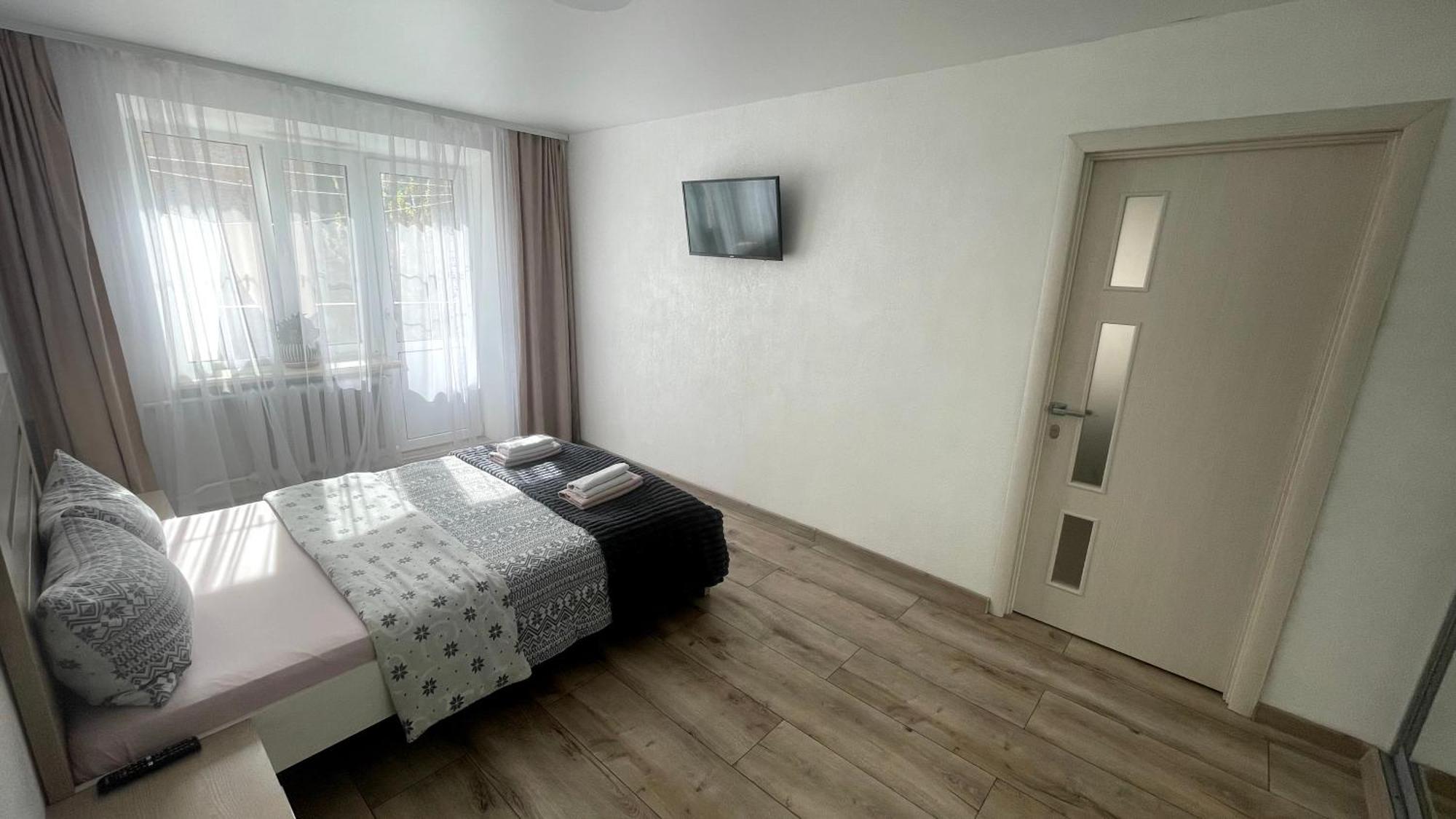 Нова 2Х Кімнатна В Центре Apartman Rivne Kültér fotó