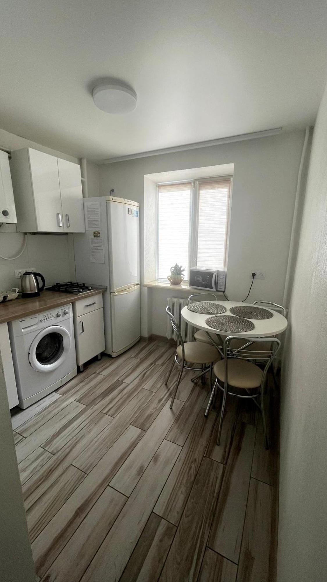 Нова 2Х Кімнатна В Центре Apartman Rivne Kültér fotó